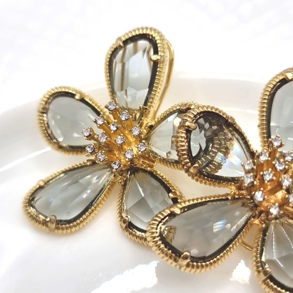 Gold Crystal Grey Glass flower earrings | NWOT - Picture 6 of 11